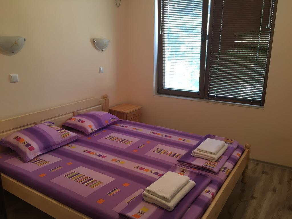 Apartment Martin Beach Поморие Екстериор снимка